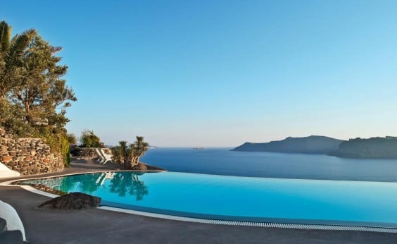 infinity-pool-Santorini-Hotel-perivolas
