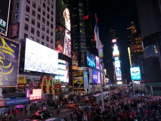 times-square-bei-acht-nyc