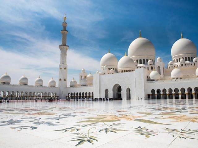 Buchen Sie Ihren günstigen Flug nach Abu Dhabi mit eDreams