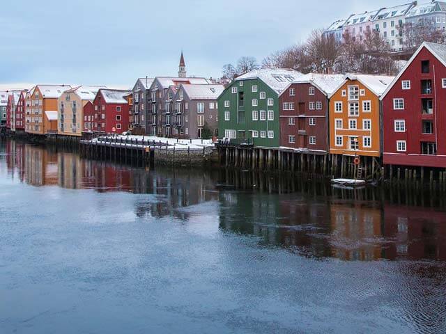 Buchen Sie Ihren günstigen Flug nach Trondheim mit eDreams